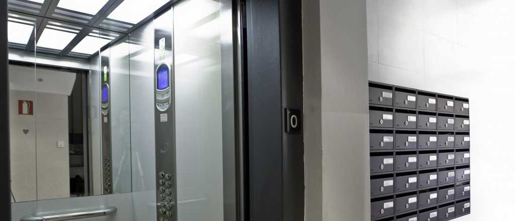 Cayó un ascensor con tres mujeres en Las Heras