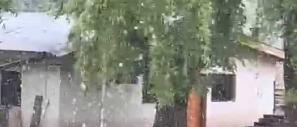 Video: la primavera sorprendió con una nevada en el Manzano Histórico