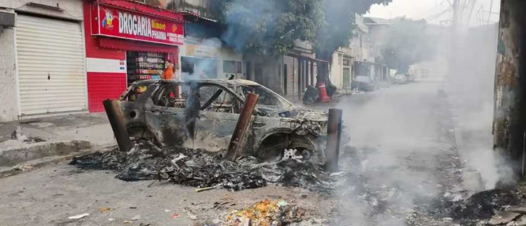Rio de Janeiro: enfrentamiento de narcos y policías dejó 64 muertos