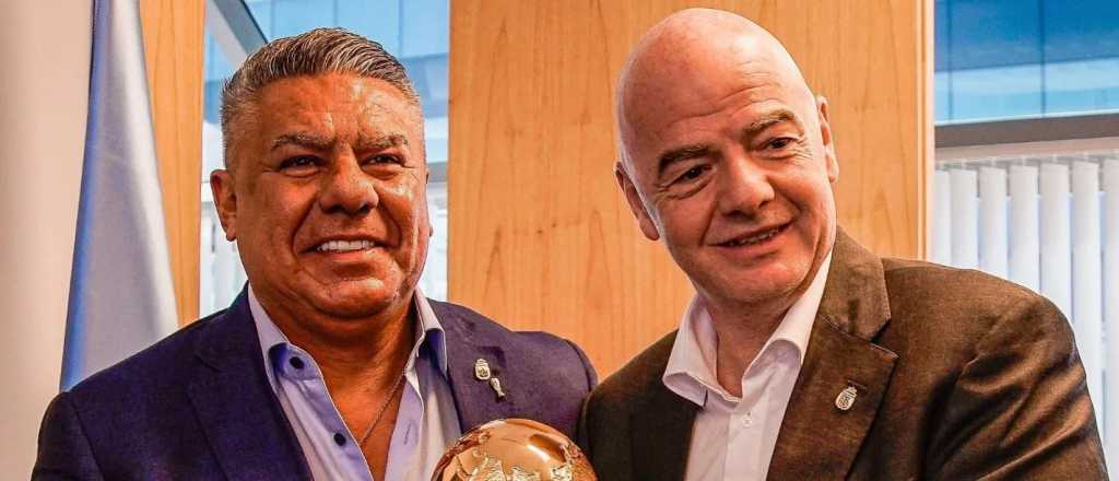 Chiqui Tapia adelantó cuántas selecciones podrían disputar el Mundial 2030