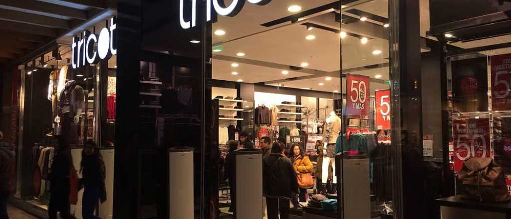 Una tienda de ropa "ultrabarata" llegó al país con precios competitivos