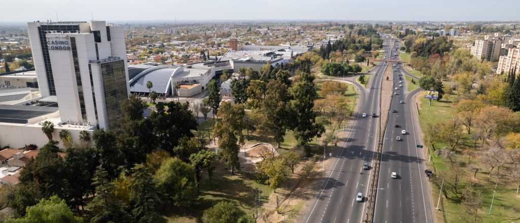 El asfalto reclamado y la nueva-vieja ruta 22 que nos donó Milei