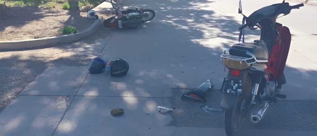 Dos mujeres en motos chocaron en una esquina de Malargüe