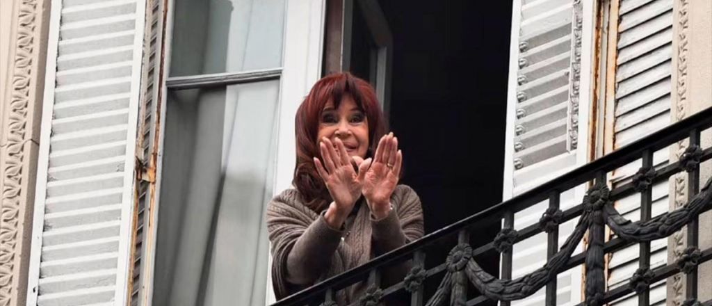 CFK cuestionó a Kicillof pero llamó a la unidad: "Cabeza, corazón y coraje"