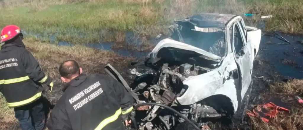 Video: cuatro muertos por un brutal choque frontal entre dos camionetas