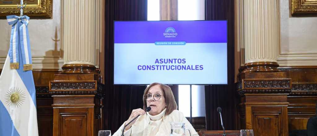 El Senado vuelve a la carga y la oposición insiste en limitar los DNU