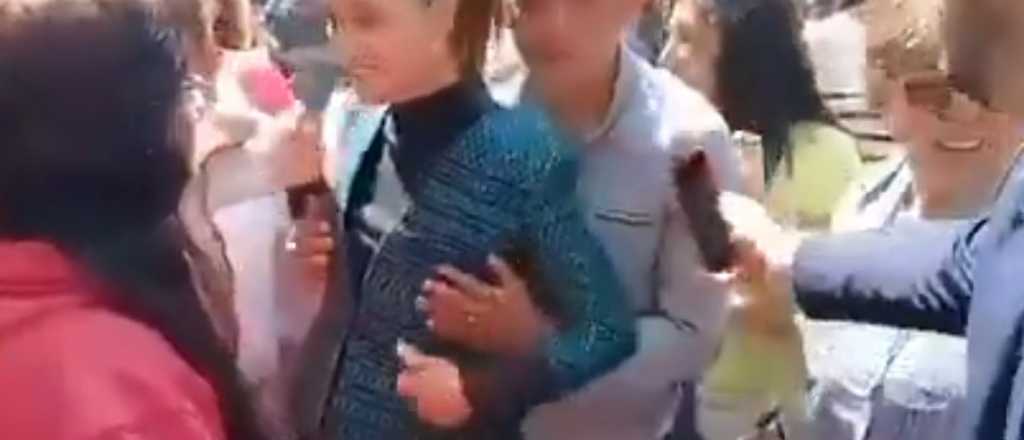 Video: la presidenta de México fue acosada por un hombre en plena calle