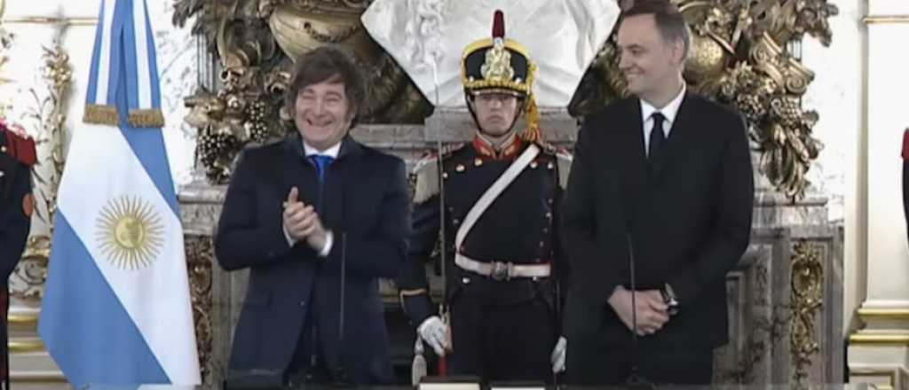 Adorni juró como nuevo jefe de Gabinete