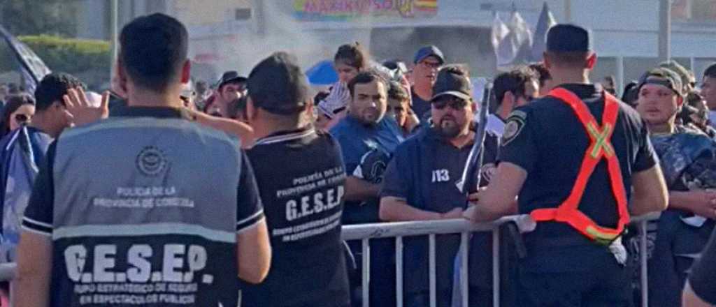 Bronca en la Lepra: la policía demoró la llegada de los hinchas a Córdoba