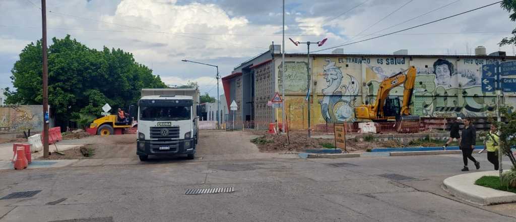Cortaron una transitada calle de Godoy Cruz: hasta cuándo