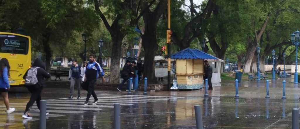 Alerta naranja por posibles tormentas y granizo en Mendoza