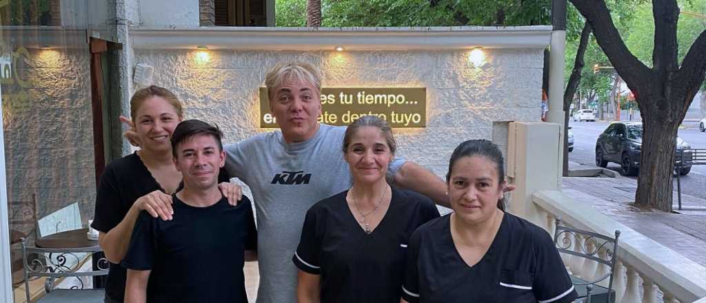 Cristian Castro en Mendoza: caf&eacute; en la Quinta y caminata a El Challao