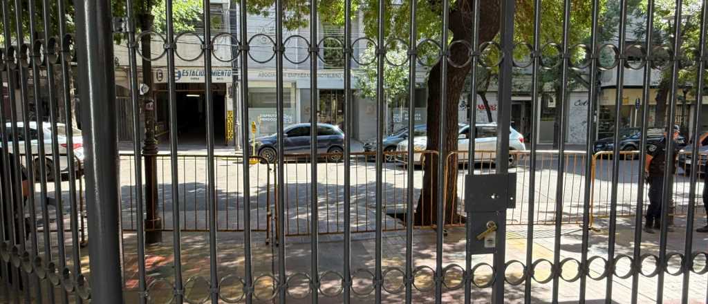 En vivo: con vallado pero sin protestas, se reactivó el plenario por San Jorge