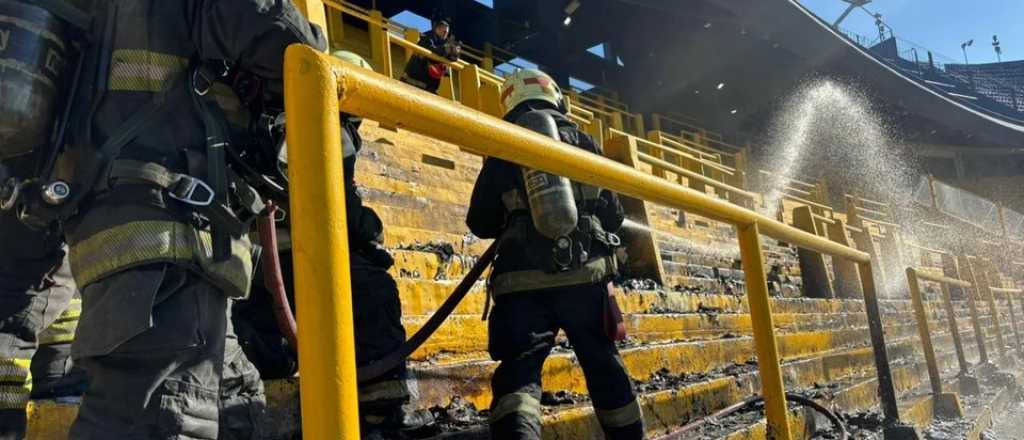 Un incendio se desat&oacute; en una tribuna de La Bombonera