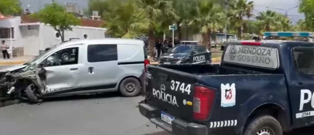 Persecuci&oacute;n de pel&iacute;cula termin&oacute; con un m&oacute;vil chocado en Godoy Cruz 