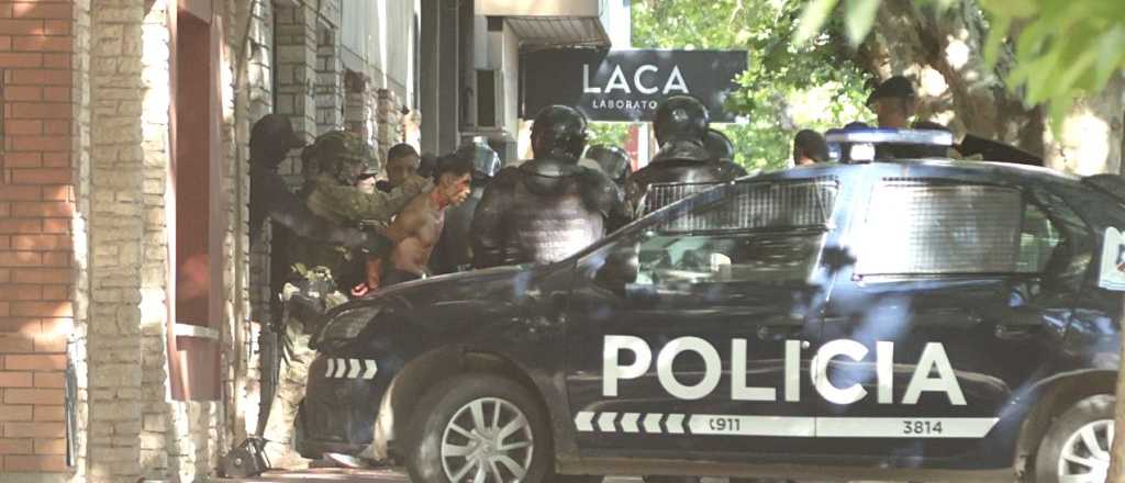 Cómo fue el operativo para reducir al futbolista atrincherado en San Rafael