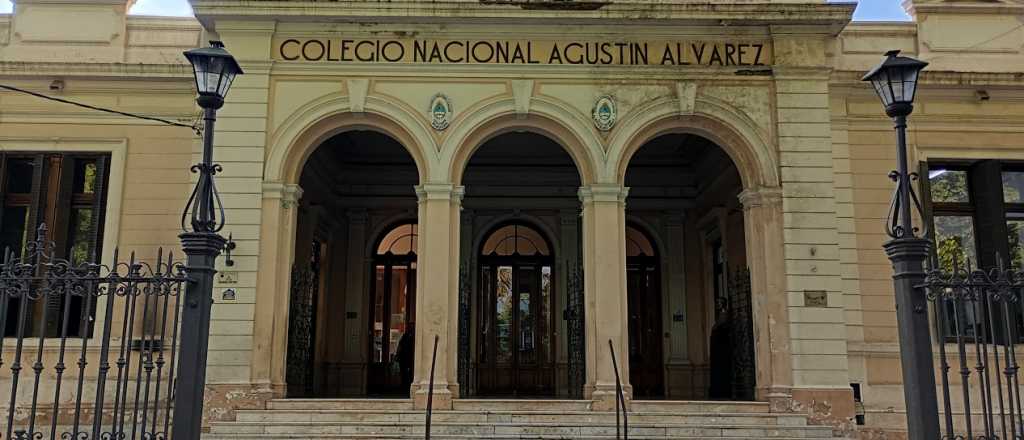 Colegio Nacional Agustín Álvarez, una perla arquitectónica en el centro mendocino