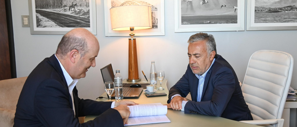 Sturzenegger en Mendoza defendió la desregulación del vino