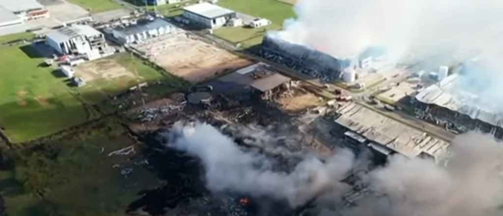 La pérdida económica es "inmensa" por el incendio en Ezeiza