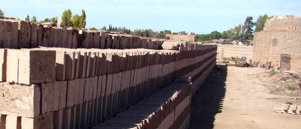 Nueva normativa ambiental para cementeras y ladrilleras en Mendoza