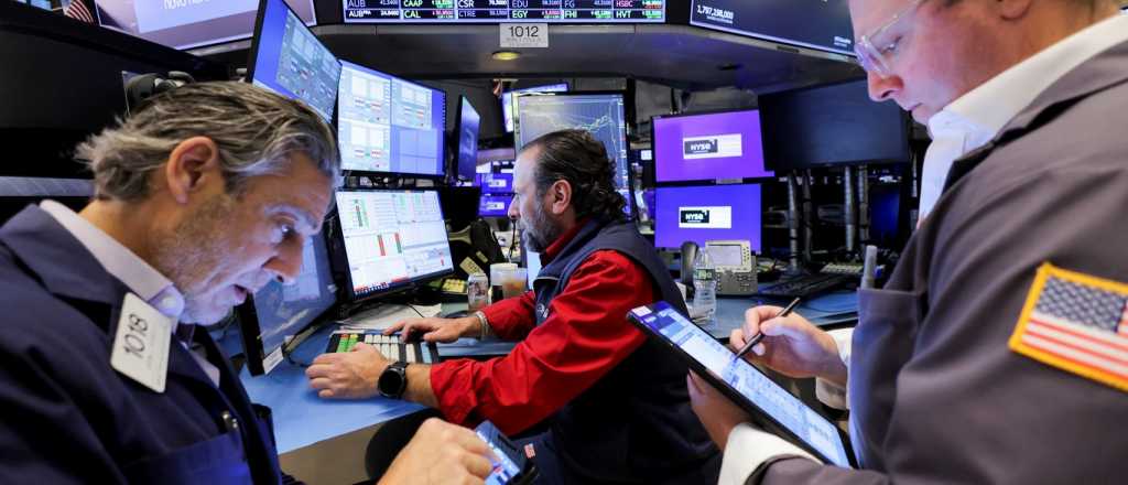 Los bonos siguen en alza y el riesgo país cayó por debajo de 600 puntos