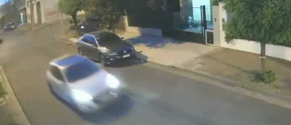 Video: ladrones hu&iacute;an de un asalto, chocaron y mataron a una joven 