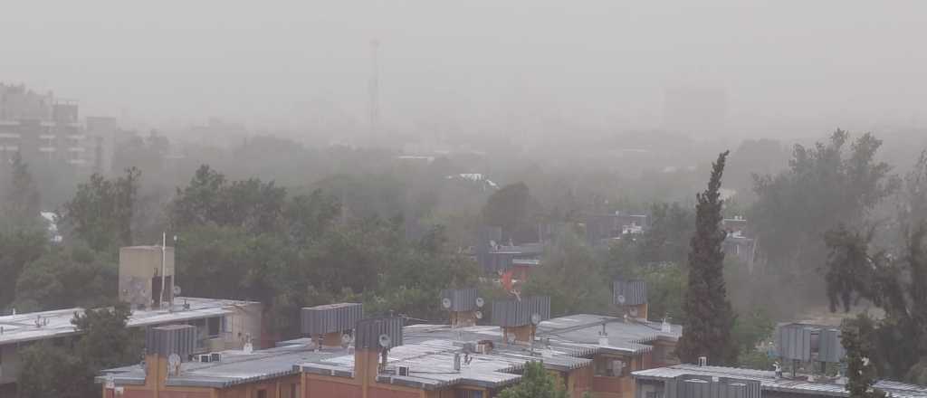Videos: fuertes ráfagas de viento en varias zonas de Mendoza