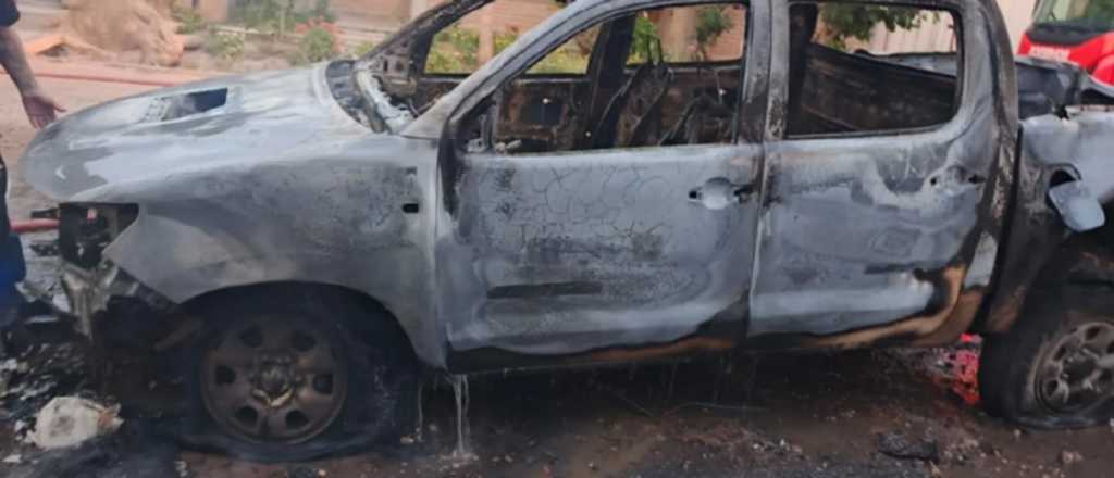 Explotó un tubo de gas que llevaba en una camioneta y un hombre está grave