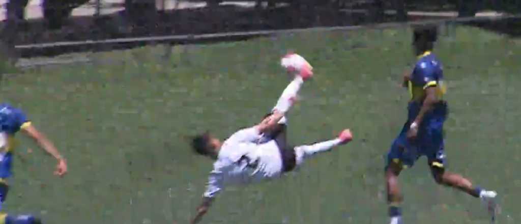 Video: el terrible golazo que marcó un mendocino en la reserva del Colo-Colo