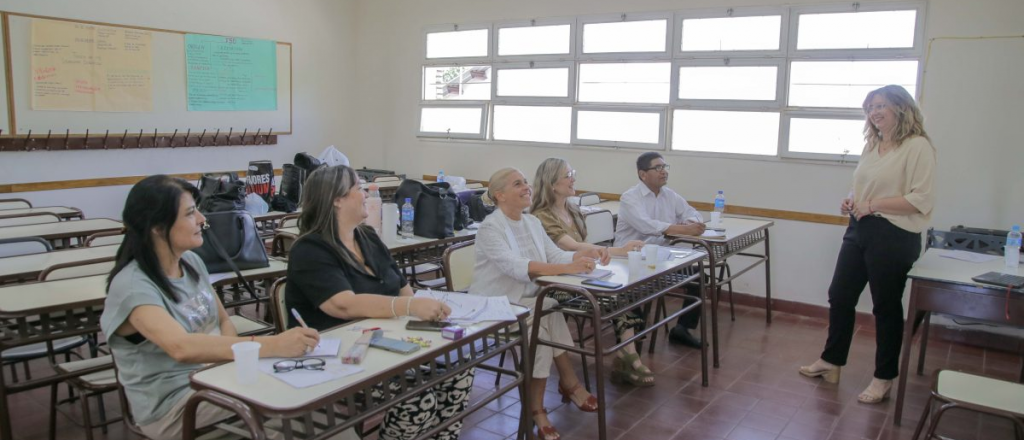 La DGE corrigió fechas de concursos y abrió el ingreso a cargos directivos