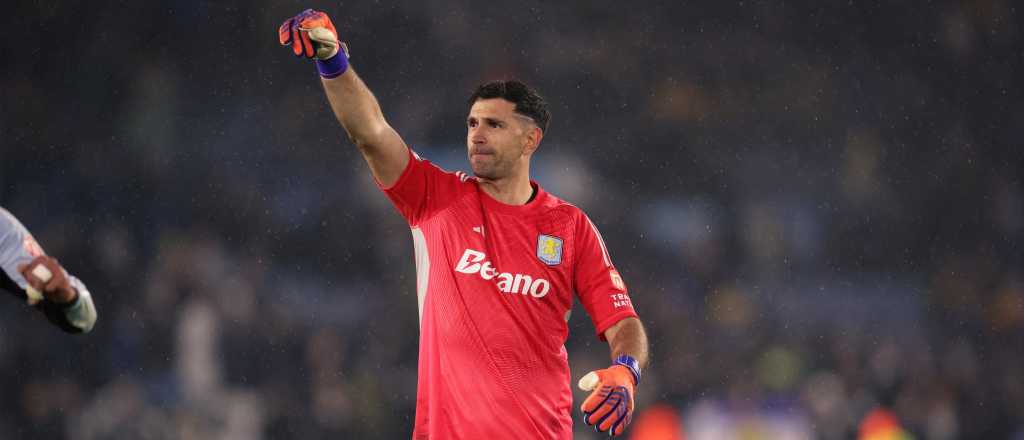 Videos: las dos atajadas imposibles del Dibu para el triunfo de Aston Villa