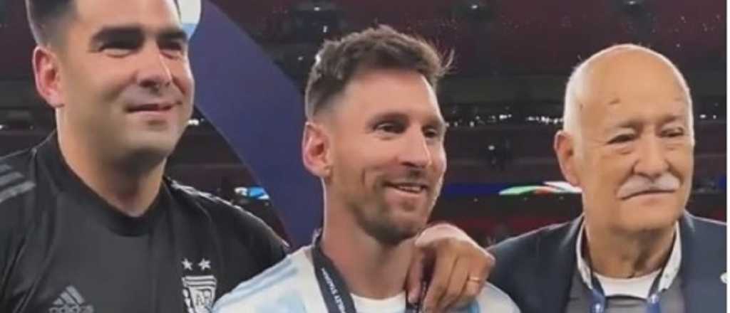Emotivo homenaje de Messi por la muerte de un referente de la Selección