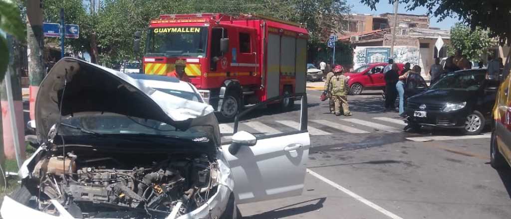 Dos personas internadas tras un fuerte choque en Guaymallén