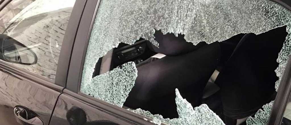 Rompieron la ventanilla de un auto y robaron $200 mil en San Rafael