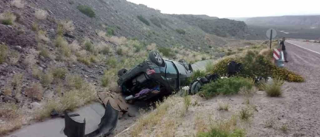 Sanjuaninos regresaban de Chile y volcaron en la Ruta 40