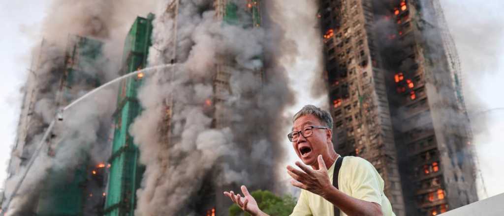 Al menos 13 muertos en un incendio en Hong Kong