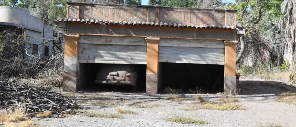 Venden la misteriosa mansión de Guaymallén: el precio y las fotos por dentro