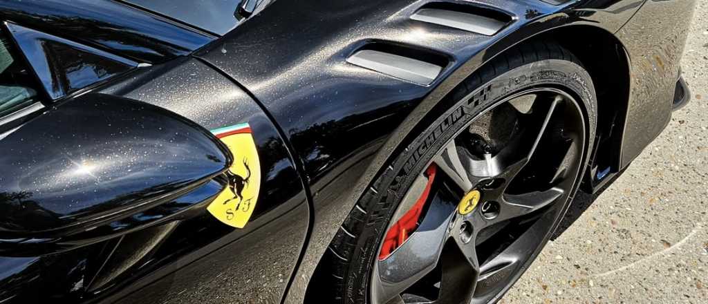 La Ferrari "maradoniana" que lleg&oacute; a Buenos Aires y cuesta U$S 2 millones