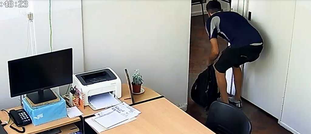 Video: robaron audífonos de un consultorio en pleno centro