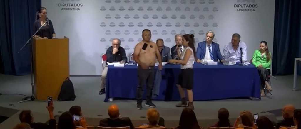 Polémica por el armado de un evento antivacunas en el Congreso