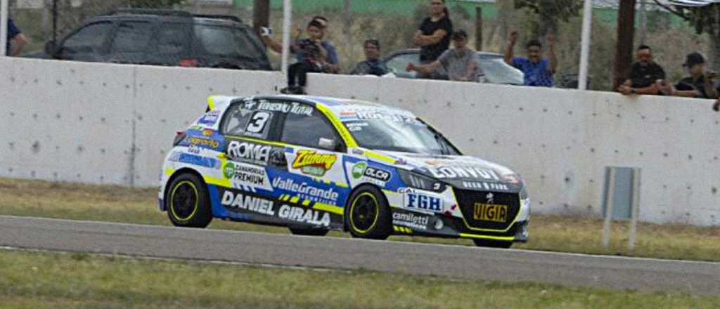 Antolín lideraba y se coronaba, pero rompió su motor y se quedó sin nada