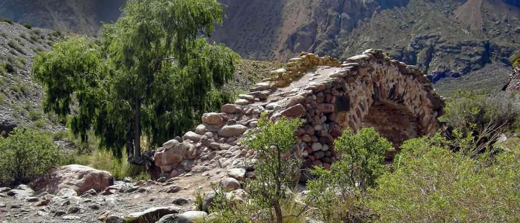 El Puente de Picheuta, un portal al Cruce de los Andes en la cordillera