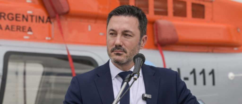 Susto durante el discurso de Petri: una oficial se desmayó y fue asistida en pleno acto