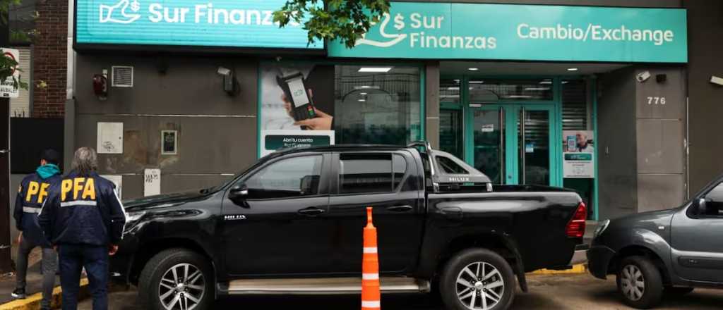 Allanaron la financiera a la que vinculan con Chiqui Tapia