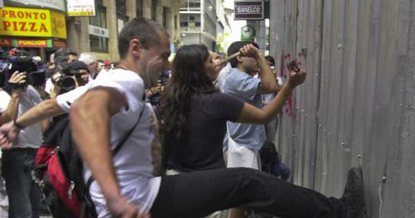 Corralito: quién es el banquero condenado por la mayor fuga de dólares ...