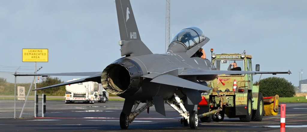 Se adelantó la presentación de los aviones F-16 en Argentina