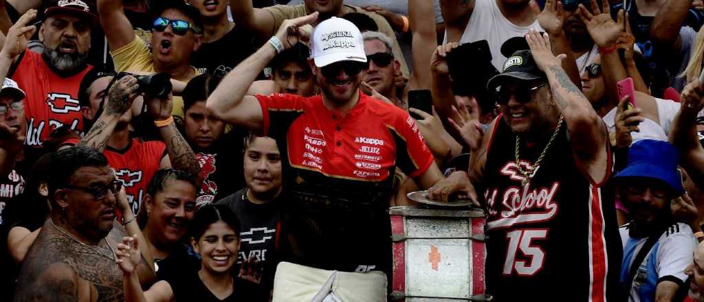 Agustín Canapino se coronó campeón del Turismo Carretera por quinta vez