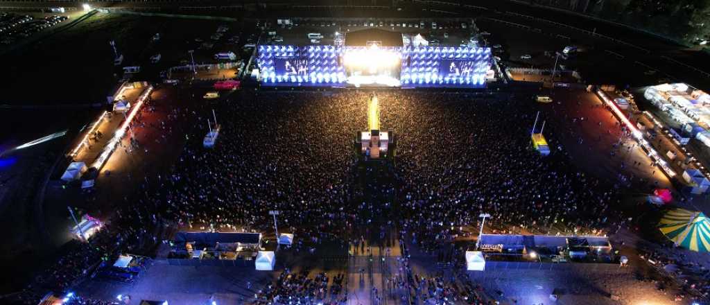 Fiesta de la Cerveza: 35 mil personas vibraron con Molotov y Cazzu