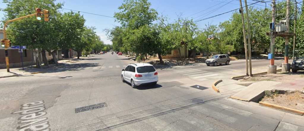 Guaymall&eacute;n: conductor ebrio choc&oacute; contra un auto y qued&oacute; demorado