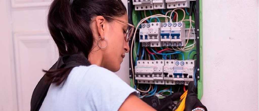 Guaymall&eacute;n realizar&aacute; un curso gratuito de electricidad para mujeres